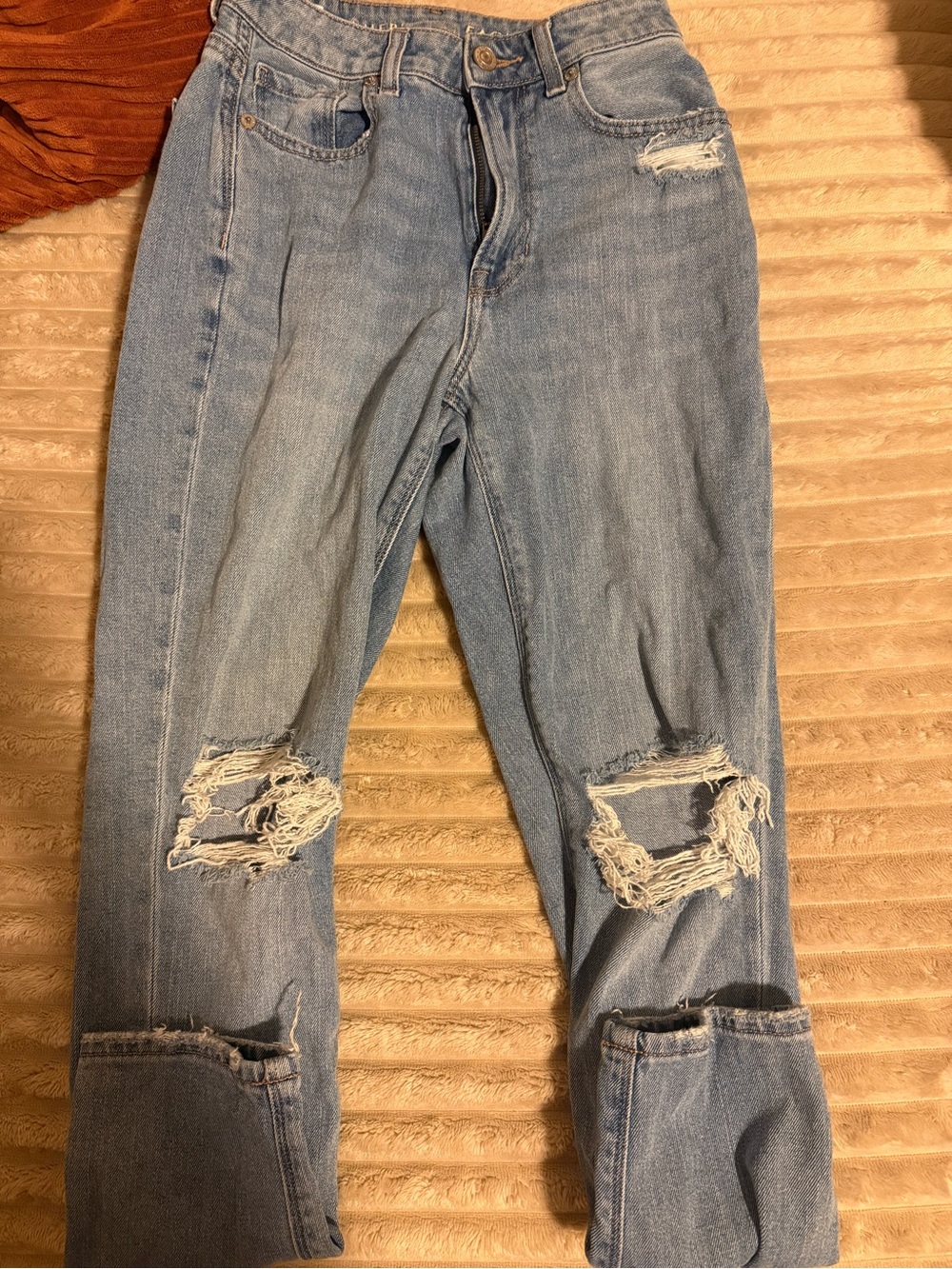 American Eagle Outfitters Light Blue High-Rise Distressed Jeans 00Short mom Jean